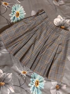 Gray Plaid Pleated Skirt