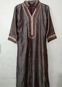 Elegant Brown Embroidered Kurti✨️
