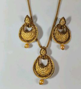 Gold-toned Necklace & Earring Set