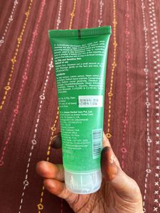 Jovees Tea Tree Herbal Facewash