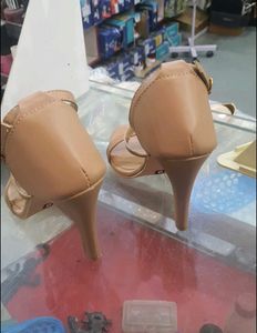 Two Heels For Sell 🎉