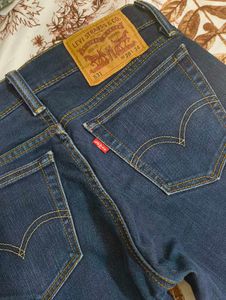 Levi&#39;s jeans