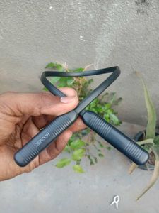 ROCKER Wireless Neckband