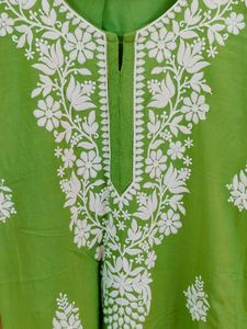 Chikankari Kurta Pant Set 💚