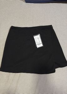 Chic Black Mini Skirt