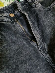 Black Newme Cargo