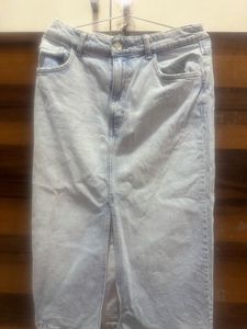 Zara Beautiful Denim Midi Skirt