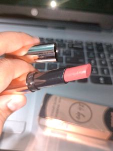 Insight 24 hrs Lipstick