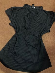 H&M Black Striped V-Neck Top