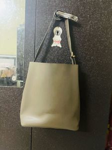 H&amp;M bucket bag