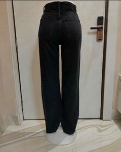 ZARA brand High Waisted Denim 🖤