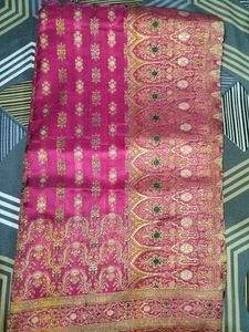 Classy Magenta Saree.
