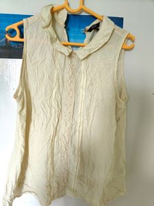 Sleevless Stylish Off-white Shoppers Stop Top XL