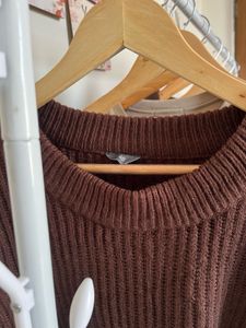 Brown Knit Cropped Pullover🤎