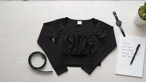 Chic Long Sleeve Crop Top 😍❤️‍🔥