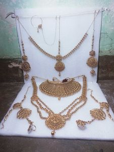 Golden Bridal Jewelry Set