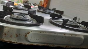 Old Sunflame brand 4 burner gas stove