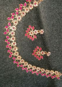 Woodless Charcoal Pencil (Graphite)+Pink Necklace