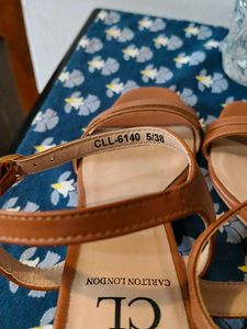 Combo Carlton London Sandals And Hnm