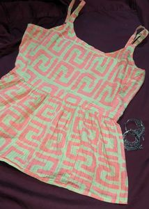 Peach And Mint Peplum Top 💚🍑