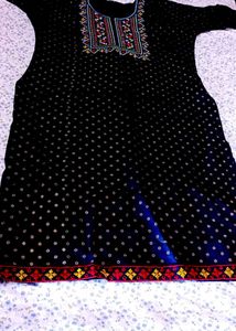 Embroidered Kurtawith Sare