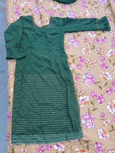 Full Set Of Salwar Kameez And Duppta