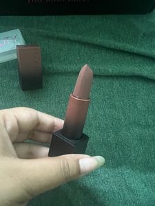 Huda Beauty &amp; Charlotte Tilbury Lipstick Combo