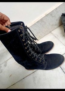 Black Lace-Up Boots
