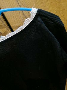 ✨LACE KNITTED TOP✨