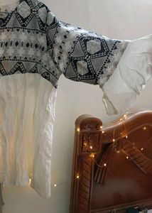 Black And White Printed A-Line Shrug Free Size