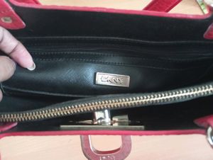 Authentic DKNY Stylish Bag