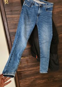 PUSH-UP JEANS (Silhouette Contouring Colors)