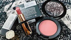 Mac Powder Blush With Bobbi Brown Lipstick