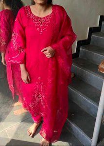 Pakistani Kurta Set With Dupatta