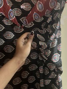 Patterned Sleeveless Kurti with collar
