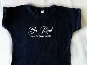 Be Kind Graphic Tee