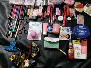 Mixed Makeup Lot (2 products with two freebies