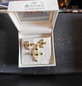 Shreeji Tops Pendant Set