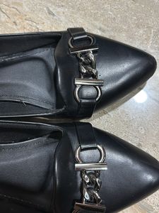 Black Pumps
