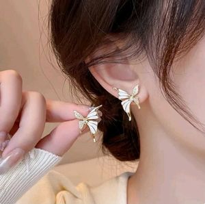 KOREAN BUTTERFLY EARRINGS