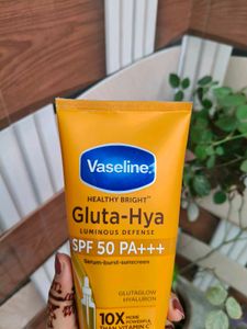 Vaseline Gluta Hya Sunscreen 🧴
