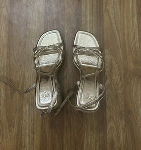 Zara Golden Wedges ✨