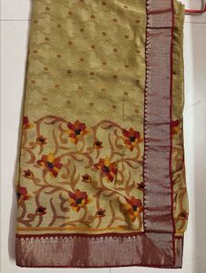 Elegant Floral Saree with Blouse