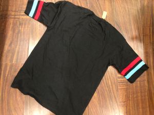Tommy Hilfiger Tee Chest Size 38”