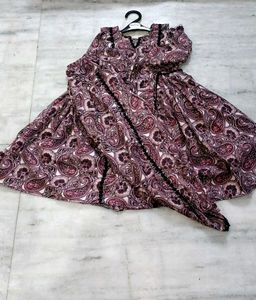 😍Beautiful Side Plated Gown With Tulip Salwar