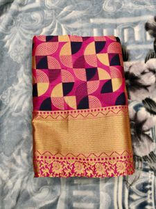 Geometric Patterned Saree