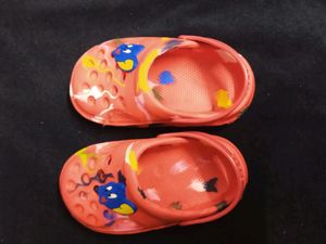 new trendy crocs kids