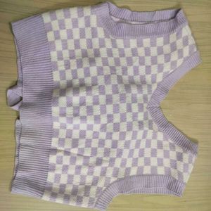 vase sweater