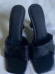 Lino Perros Black Heels