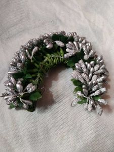 Elegant Silver Floral Hair Accessory